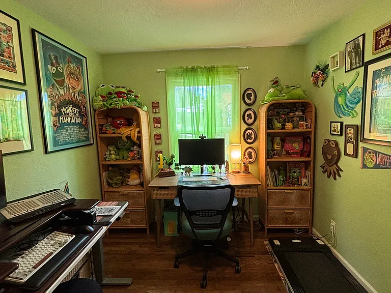 Bedroom 2/office