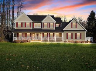 28 Madison Ct, Wallkill, NY 12589