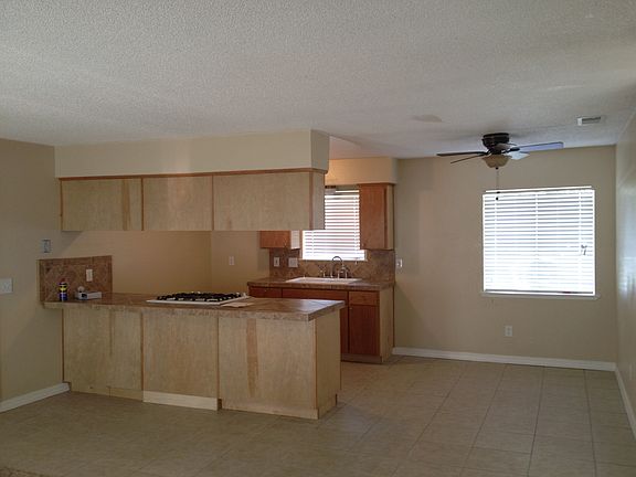 4th image of 1615 N Hall St