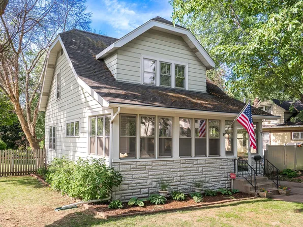 1726 Hewitt Ave, Saint Paul, MN 55104