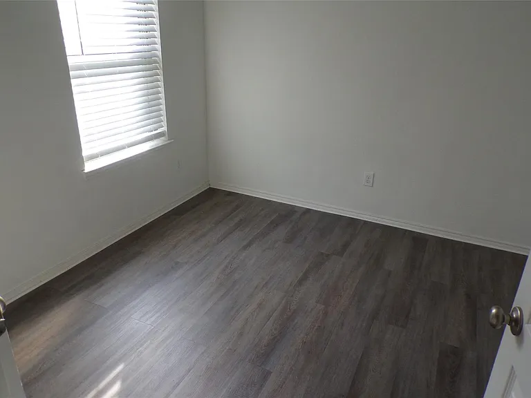 24978 Tidmor Ln — Photo 22