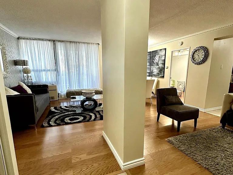 20 Mississauga Valley Blvd #1009 — Photo 3