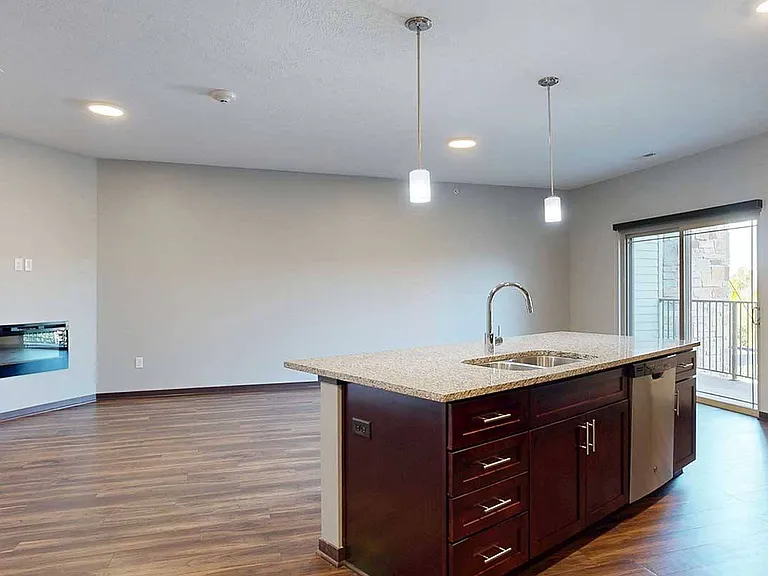 360 at Jordan West — Photo 111