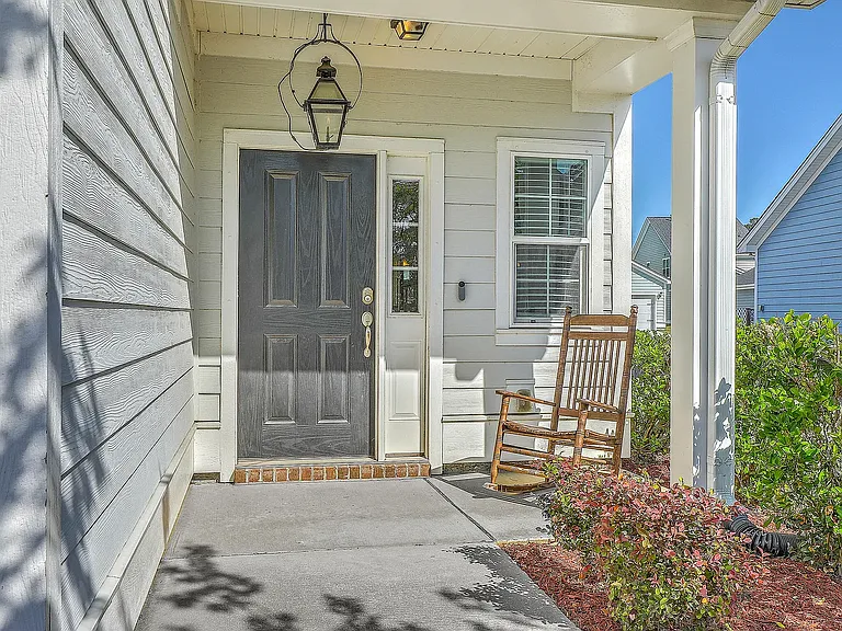508 Alderly Dr — Photo 2