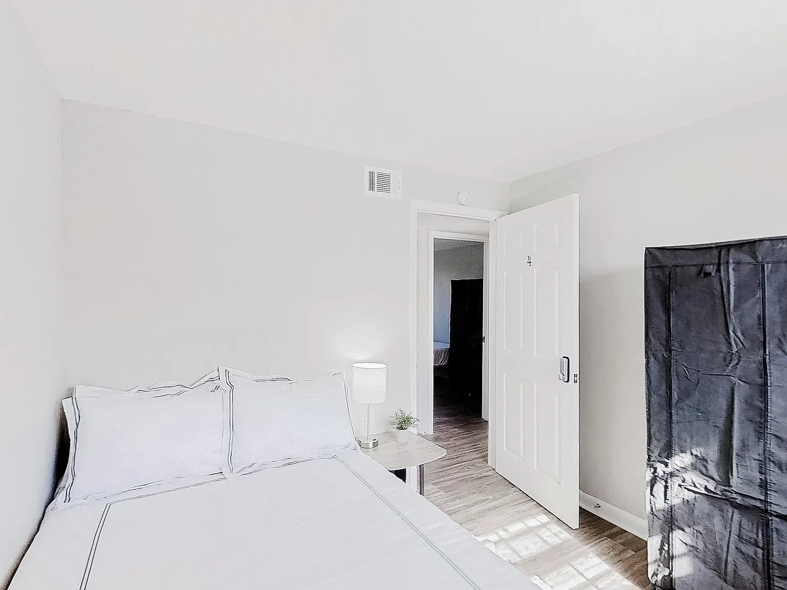 4 bed, 3.0 bath, 2402 sqft, $607 — Photo 2