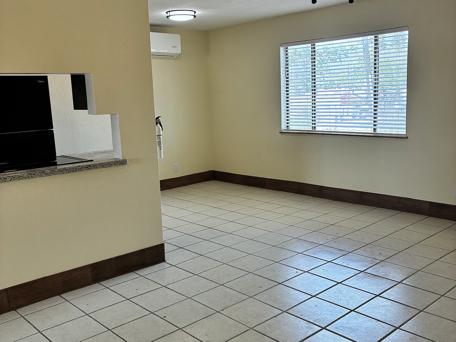 542 W Polk St — Photo 4