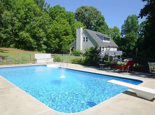 621 Saddle Hill Rd, Greenwood, SC 29646