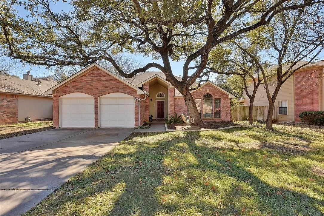 3 bed, 2.0 bath, 1461 sqft, $2,500 — Photo 3
