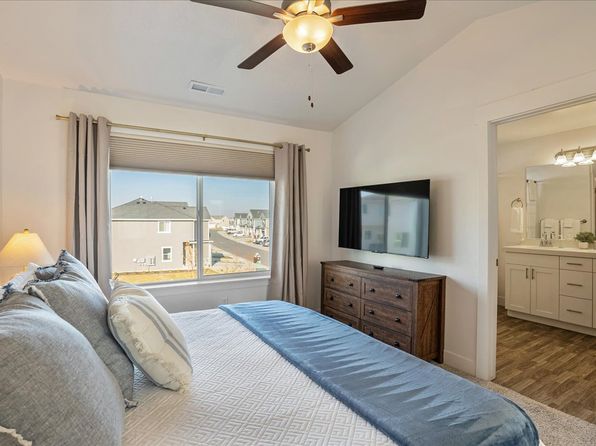 4725 E Silver Moon Dr #4725