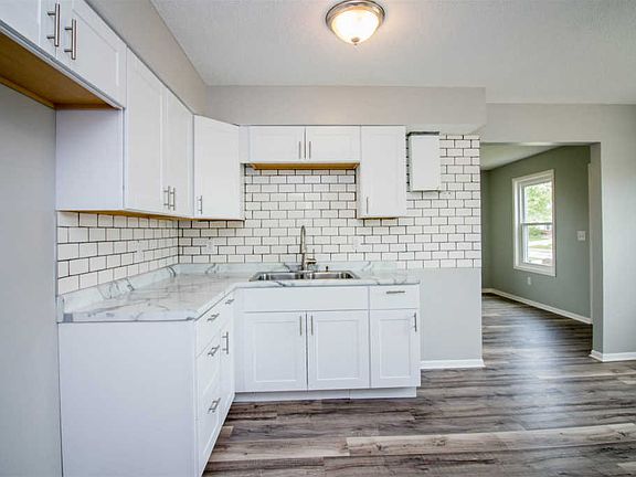 3rd image of 876 S Camden Dr