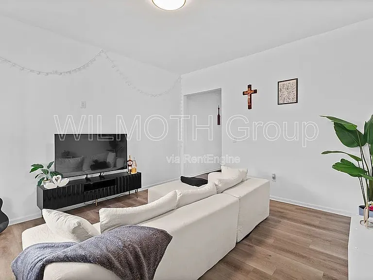 2510 Guilford Ave — Photo 4