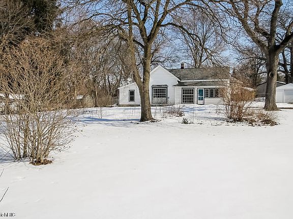 3rd image of 1747 Walker Ave NW