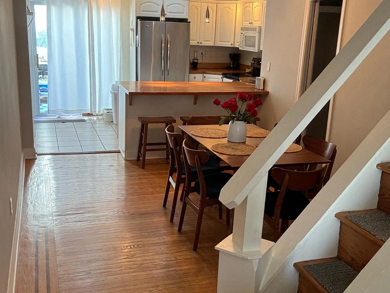 2 bed, 1360 sqft, $2,100 — Photo 3