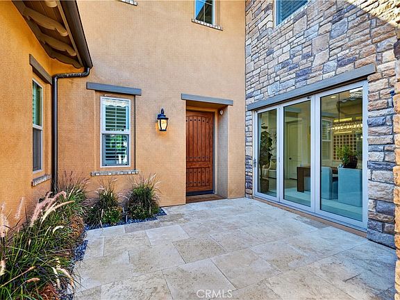 3rd image of 2252 E Rosecrans Ct