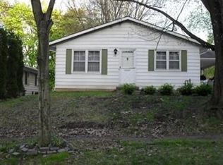 1041 Middlecoff Dr, Akron, OH 44313