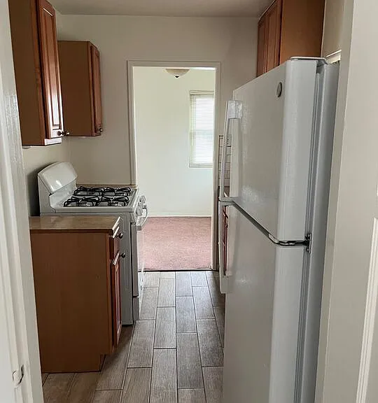 811 1/2 E Nutwood St #1/2 — Photo 4