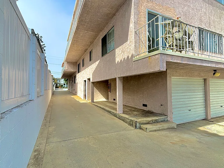 114 S Irena Ave #2 — Photo 22