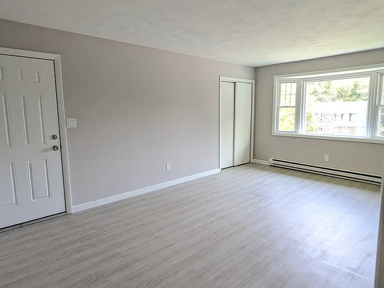 60 Fernwood Ave #3 — Photo 4