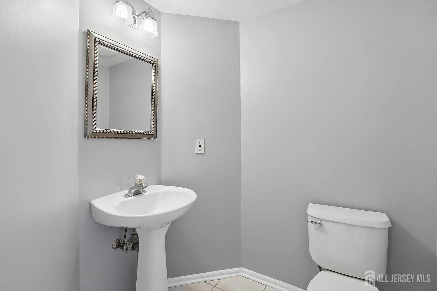3 bed, 2.5 bath, 1510 sqft, $3,800 — Photo 4