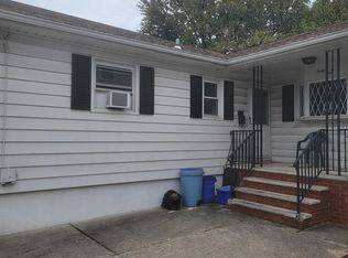 42 Irving St, Carteret, NJ 07008