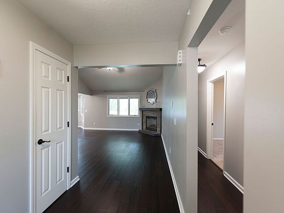 5th image of 109 W Berkshire Dr