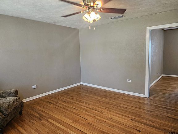 4th image of 4932 County Road 424 W