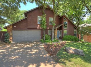 3429 S Rolling Oaks Dr W, Tulsa, OK 74107