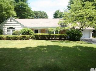 30 Skylark Ln, Stony Brook, NY 11790