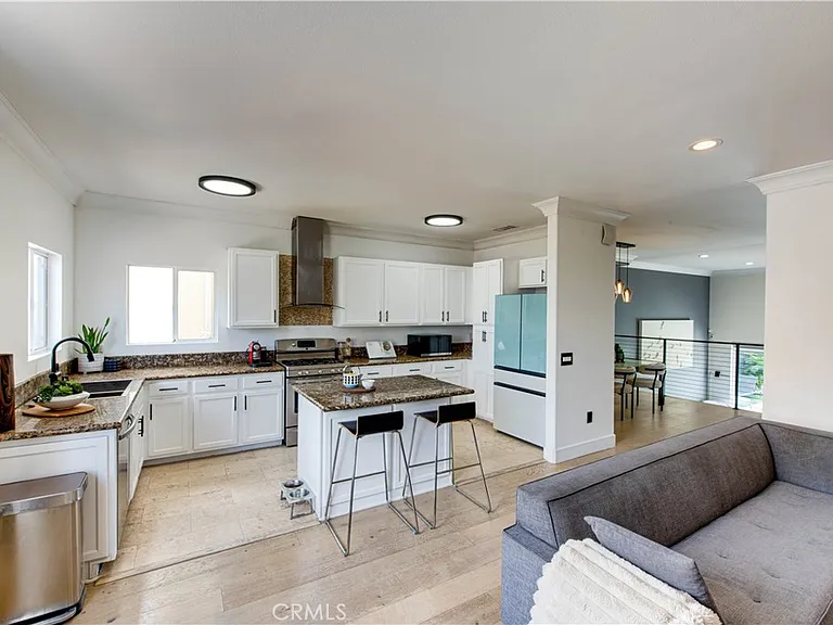 7330 De Soto Ave — Photo 16