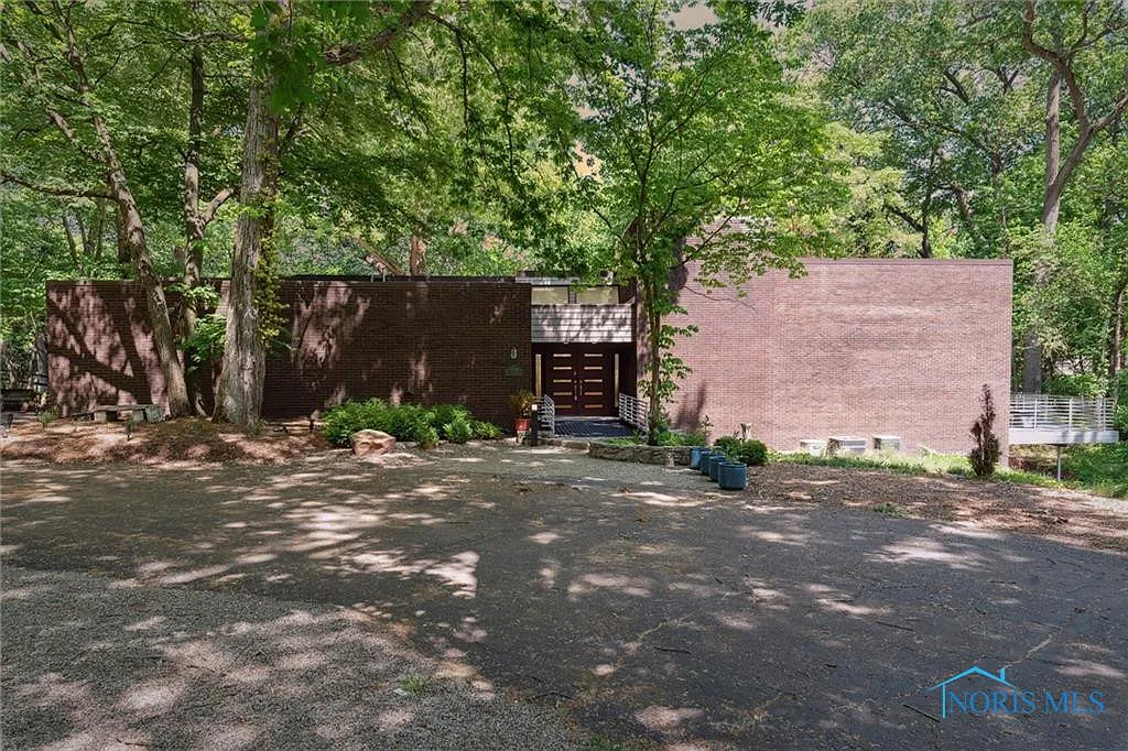 4558 Golf Creek Dr photo 1