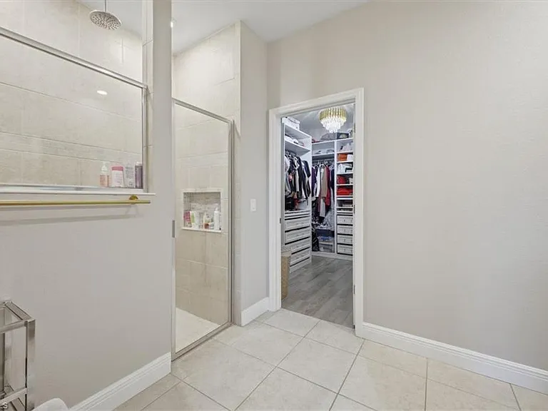 1025 NW 7th Pl — Photo 18