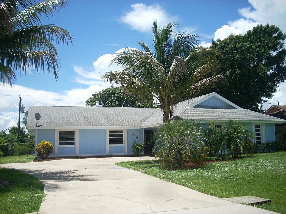 1st image of 966 SE Bayfront Ave