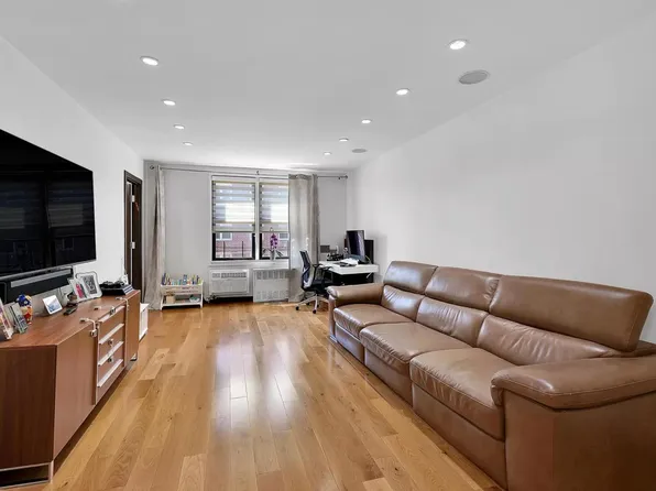 2299 E 13th St APT 2D, Brooklyn, NY 11229