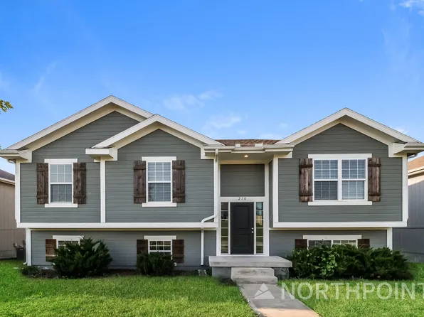 210 Ramblewood Dr, Raymore, MO 64083