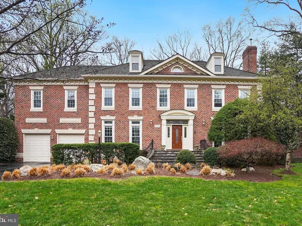 9646 Eagle Ridge Dr, Bethesda, MD 20817