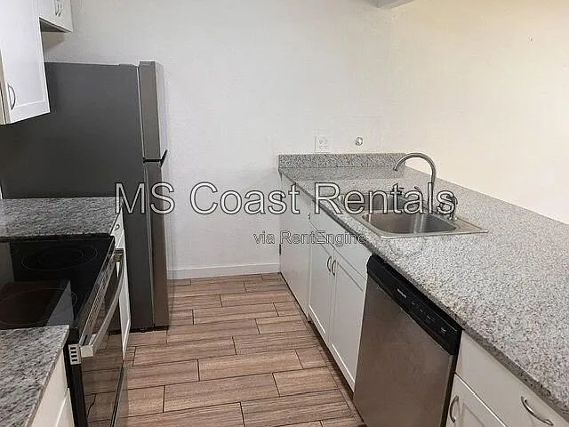 1 bed, 1.0 bath, 800 sqft, $949 — Photo 4