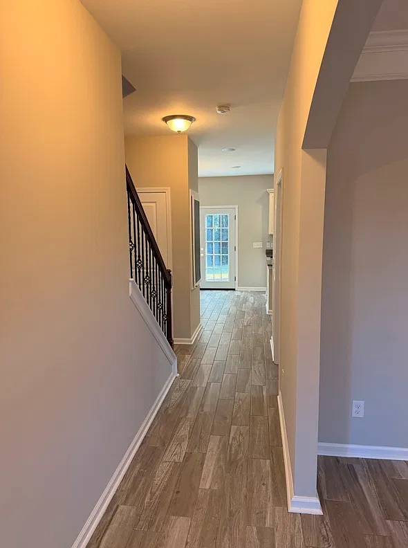 4 bed, 2492 sqft, $2,700 — Photo 3