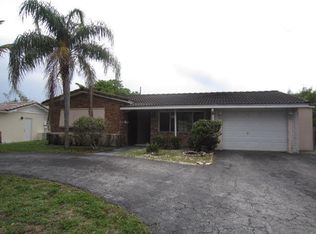 305 SW 4th St, Boynton Beach, FL 33435