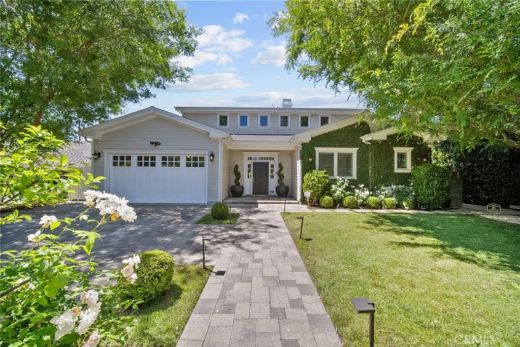 5 bed, 5.5 bath, 3971 sqft, $17,500 — Photo 1