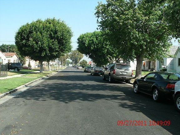 3rd image of 7818 S Hobart Blvd