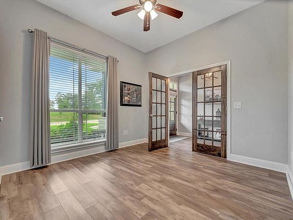 5th image of 111 Rustic Pines Dr
