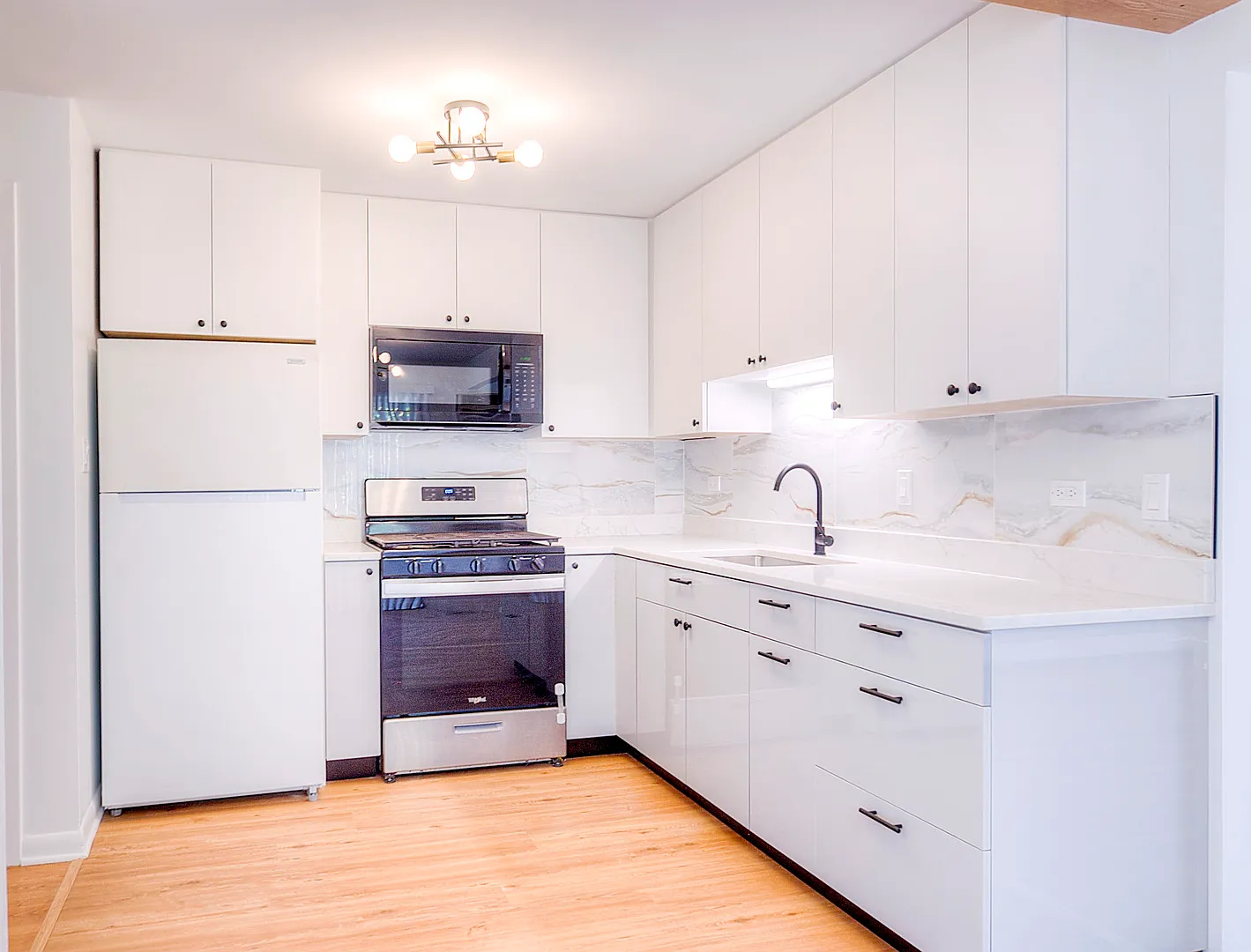 2 bed, 750 sqft, $1,800 — Photo 2