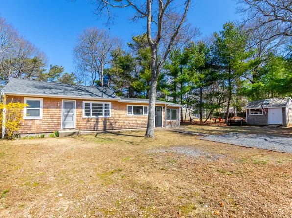 16 Edgewood Drive, East Falmouth, MA 02536