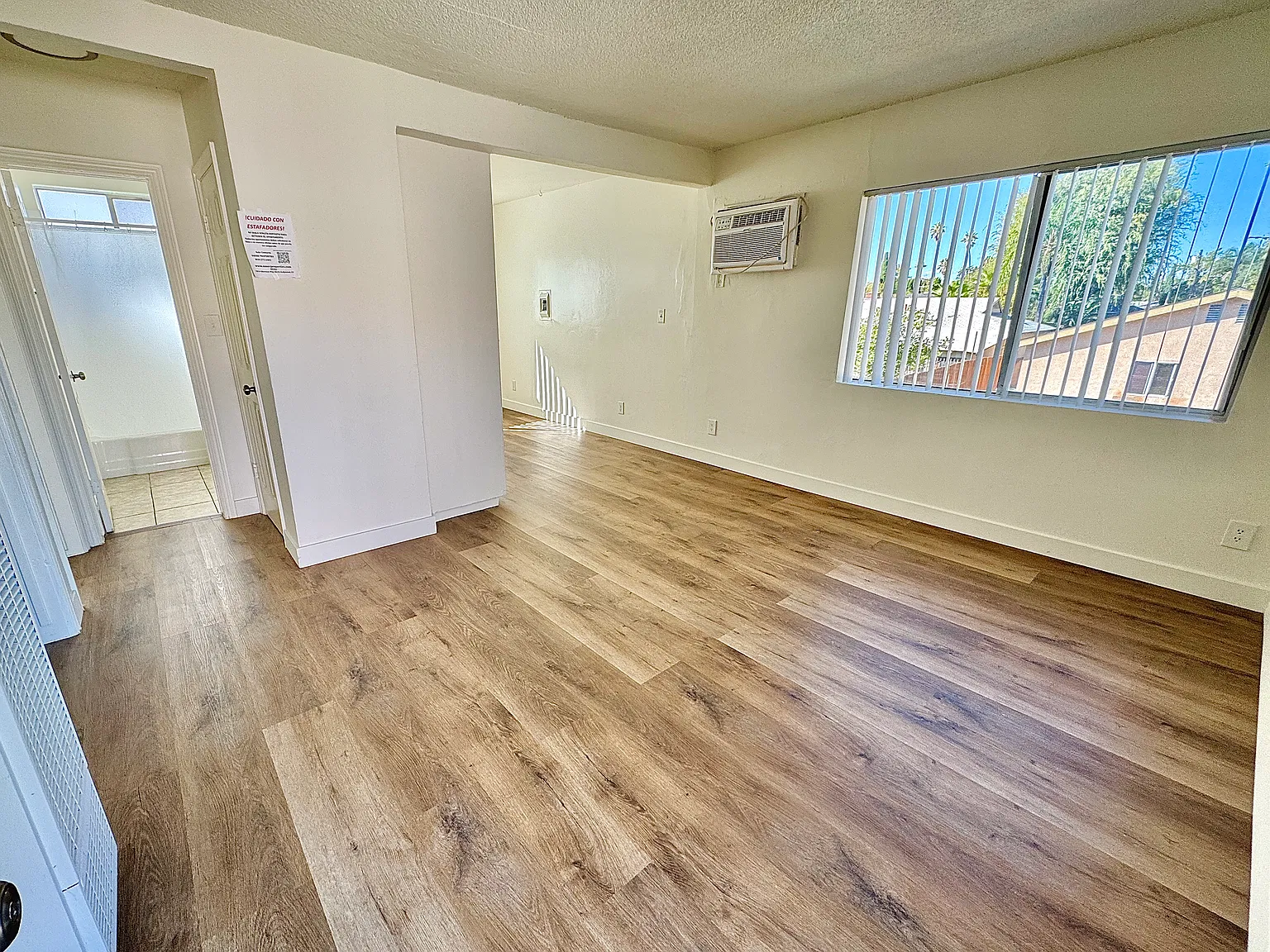 2 bed, 1050 sqft, $2,225 — Photo 4