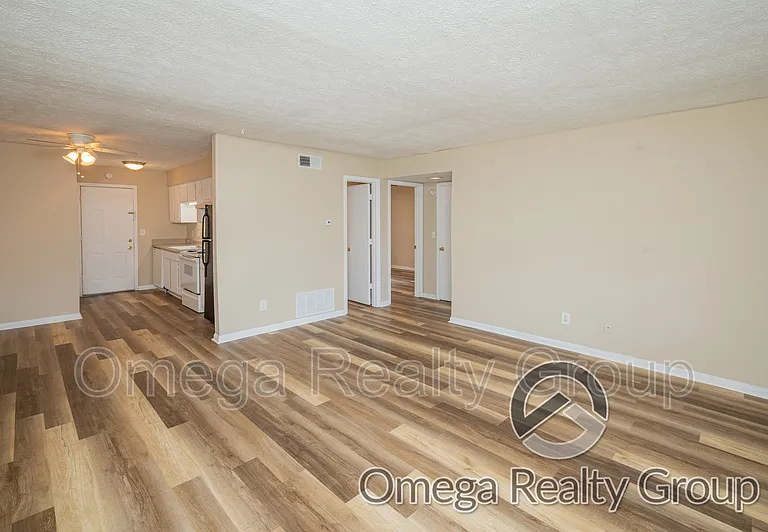 Lakeridge Apartments — Photo 25