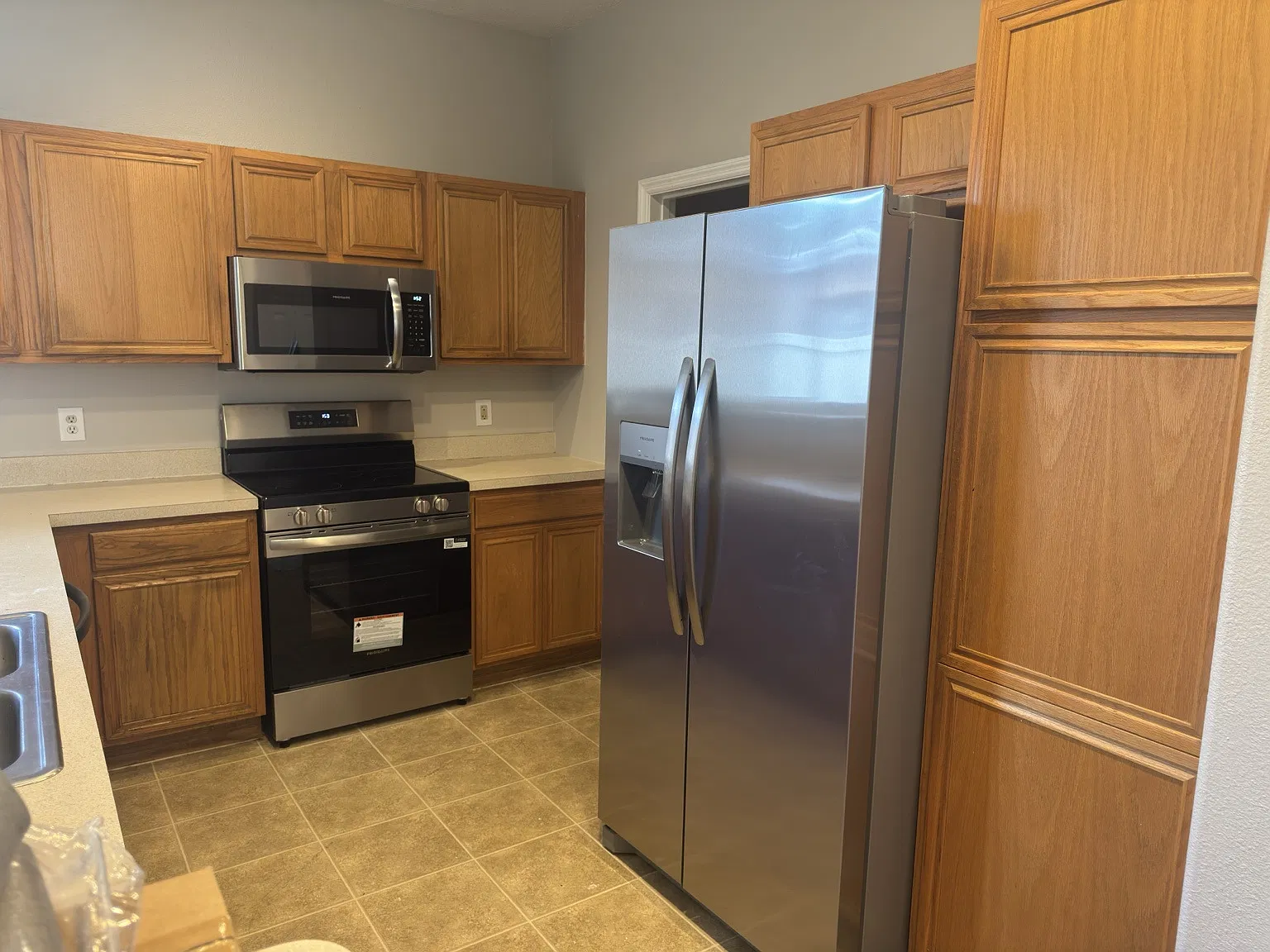 3 bed, 2.5 bath, 2266 sqft, $2,000 — Photo 4