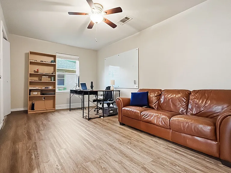 611 Stardust Ln — Photo 11