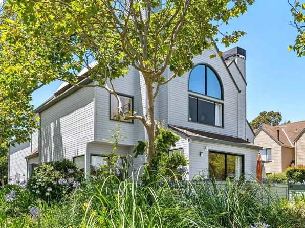 3300 Southridge Dr, Richmond, CA 94806