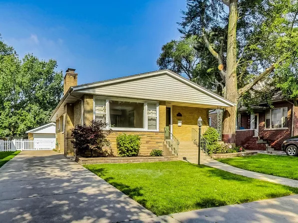 9218 S Oakley Ave, Chicago, IL 60643