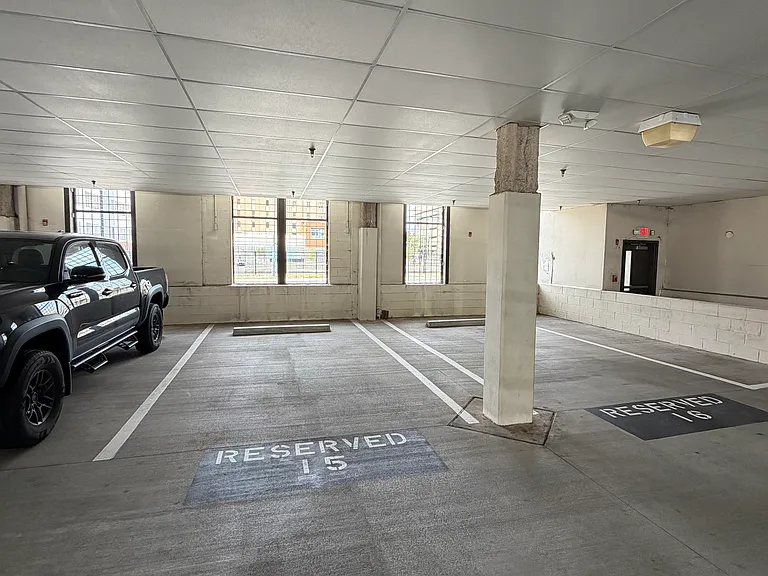 411 W Washington St — Photo 14